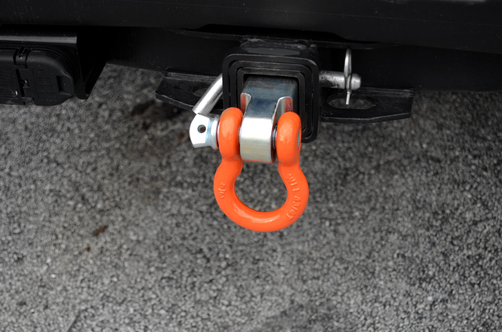 Steel Hitch Receiver with D-Ring | Dual-Sided Mounting